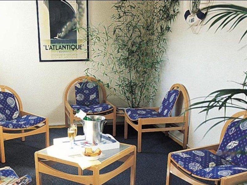 Contact Hotel Marseille Aubagne La Penne-sur-Huveaune Exterior photo